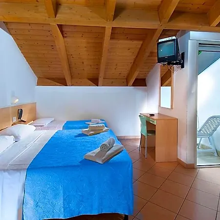 Miramare Hotel *